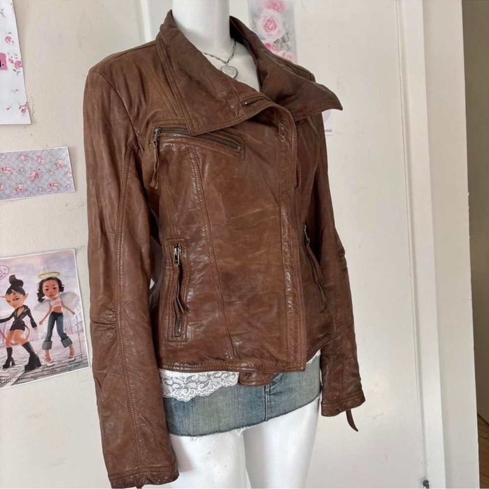 Danier Women's Tan Leather Jacket - Picture 4 of 8